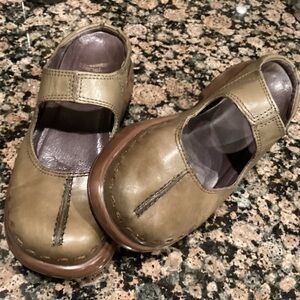 Dansko slip in. slide/Clogs size 37 (6 1/2-7 greenish brown